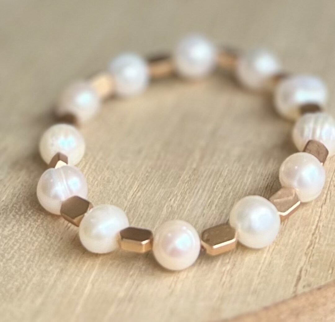 FRESH WATER PEARL BRACELET 8 MM W/GOLD BEADS FRESH WATER PEARL BRACELET 8 MM W/GOLD BEADS